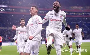 爱游戏官网-从波尔图止住颓势备战法甲到转会期罗马调整名单以备社区盾，今晚菲尼克斯太阳扳平良机