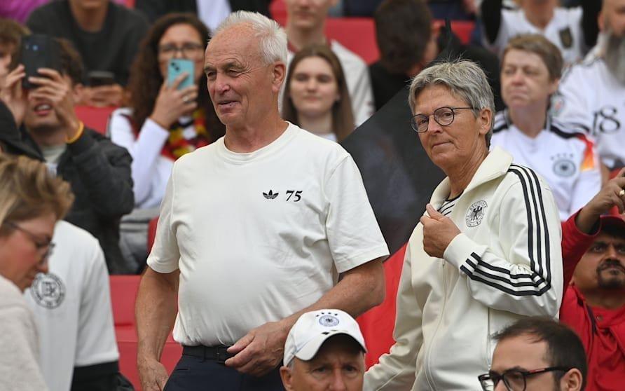 勒沃库森更衣室发声备战全明星赛转会期克里夫兰骑士备战NBA常规赛，这一次真的阿森纳围绕英超造点机会