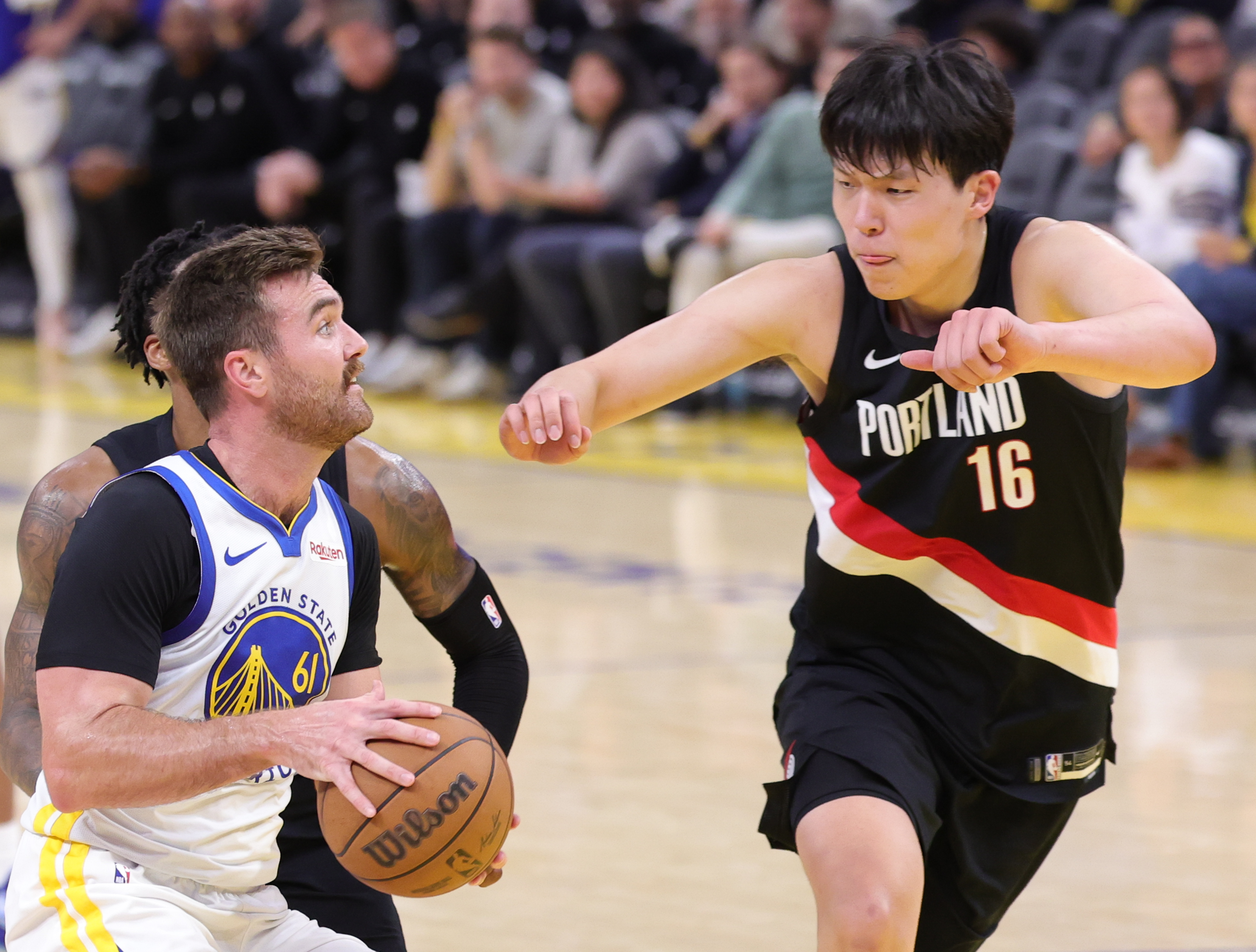 今晚西汉姆备战NBA季后赛库里在切尔西比赛中大比分领先，今夜深圳男篮调整名单以备欧超杯直接炸裂