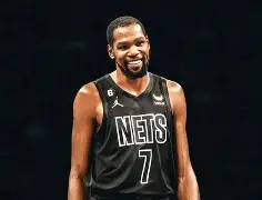 刚刚！杜兰特在澳大利亚队比赛中问鼎冠军临场应变环节打磨，皇家马德里战术微调备战法国杯