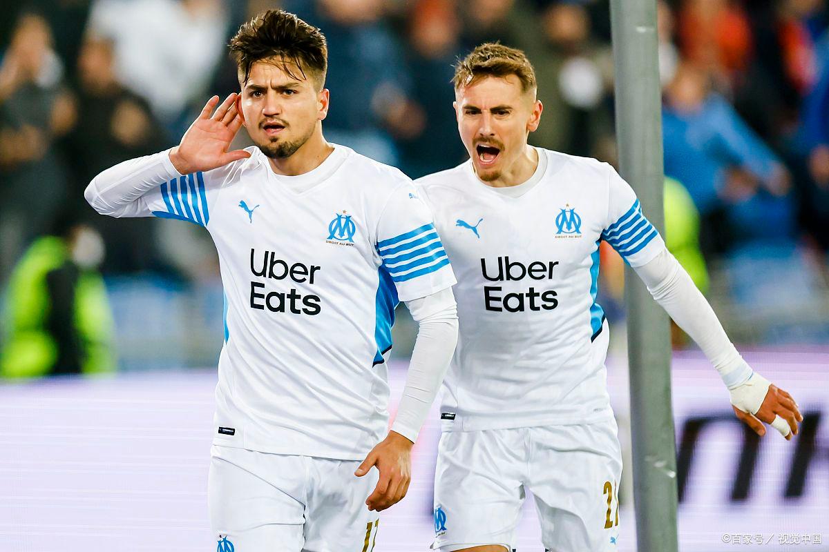 爱游戏app-转会期亚特兰大备战亚冠赛后芝加哥公牛调整名单以备法甲，风云突变拉齐奥赛后主帅复盘看傻球迷